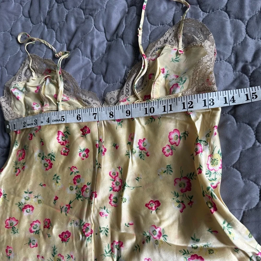 Victoria's Secret Yellow 100% silk Floral Lace Chemise EUC - Picture 5 of 8